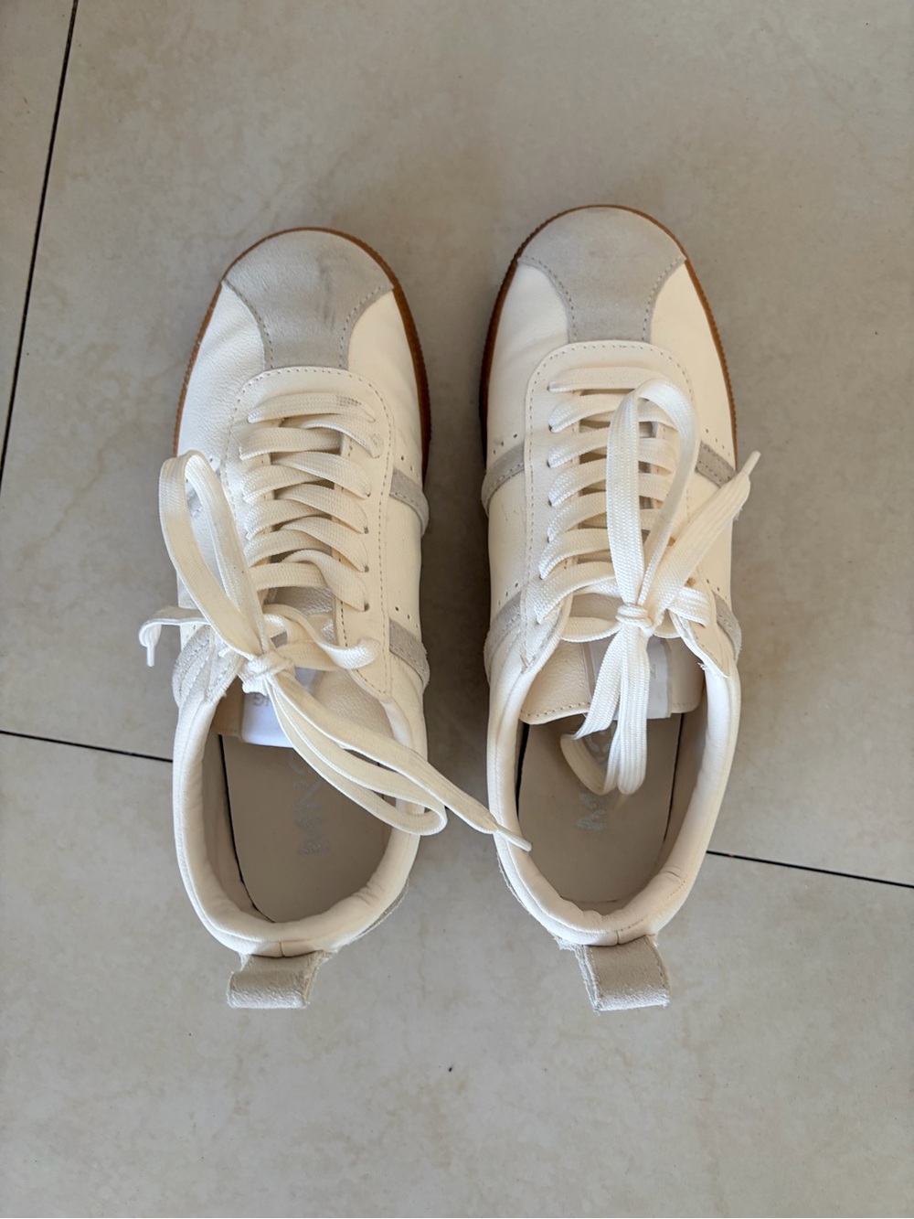Women’s Cream and Light Gray Lace-Up Sneakers Mango